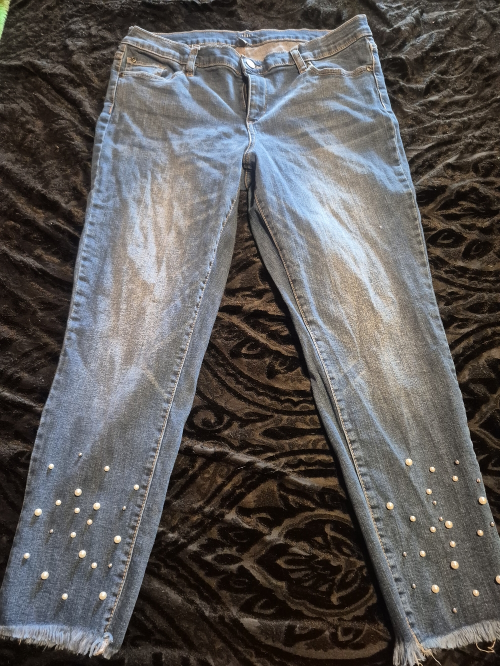 Women’s Blue Pearl-Accent Slim Jeans